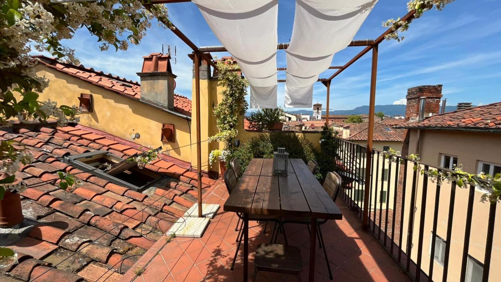루카 La Terrazza Di Sofia 아파트 외부 사진